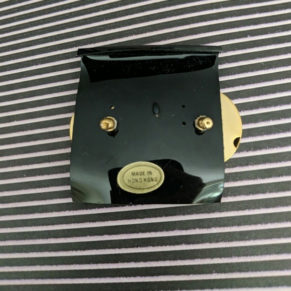 Vintage Gold Earrings - Picture 2 of 3